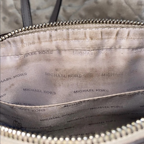 Michael Kors Grey Jet Set Crossbody Bag - Picture 10 of 10